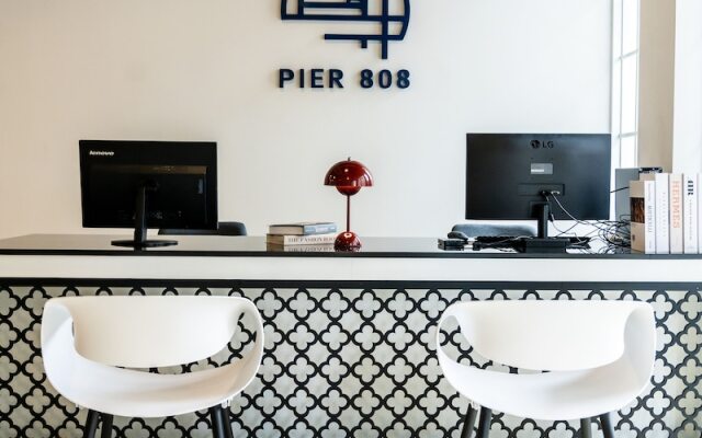 PIER 808 Hostel