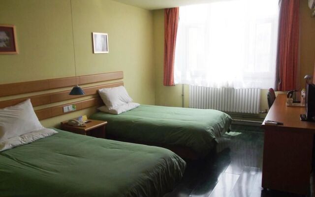 Home Inn Qingdao Jinggangshan Road
