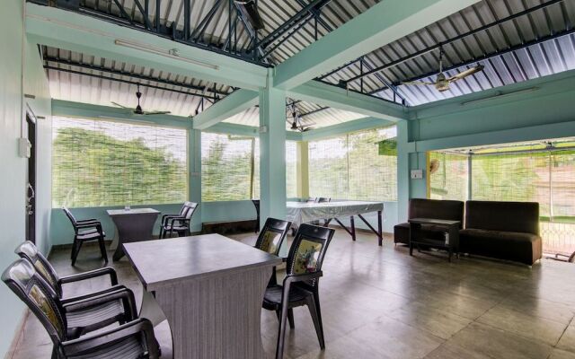 OYO 12812 Four Seasons Villa