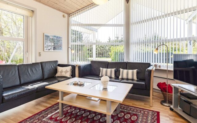 6 Person Holiday Home in Hals-by Traum
