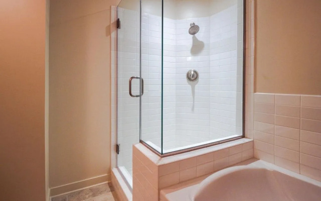 Palisade Palms Beachfront