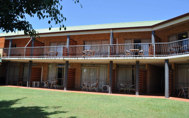 Sundowner Hotel Motel