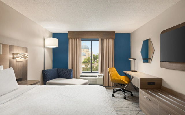 Holiday Inn Express & Suites Greenville - Downtown by IHG