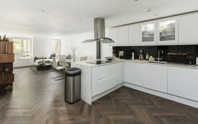 ;Stunning 2BD Apartment in Maida Vale