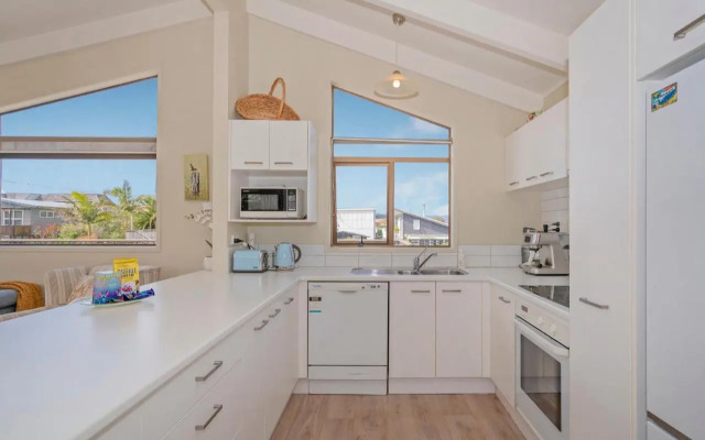 Seabreeze on Cook - Whitianga Holiday Home