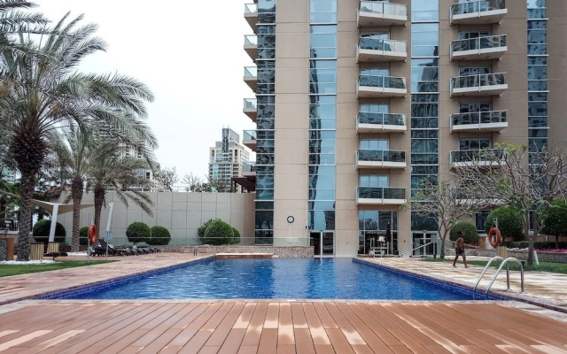 Astounding Marina Views in This Elegant 3br!