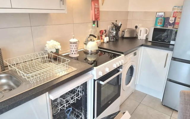 Stylish 2bed 2bath 8min to LondonBridge