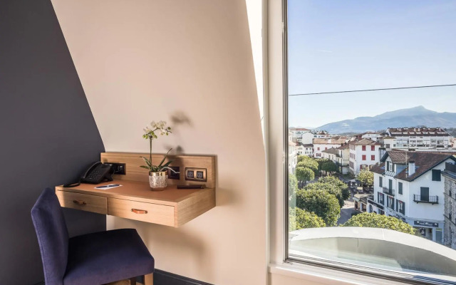 MADISON Saint Jean de Luz - Handwritten Collection