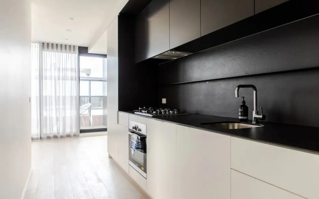 Modern 1 Bedroom Apartment South Yarra