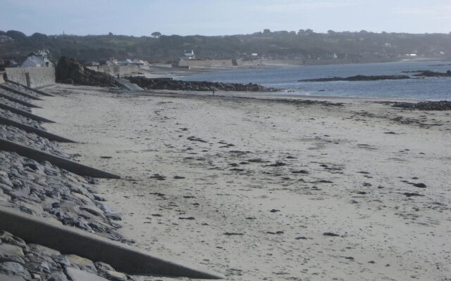 L'Eree Bay Hotel
