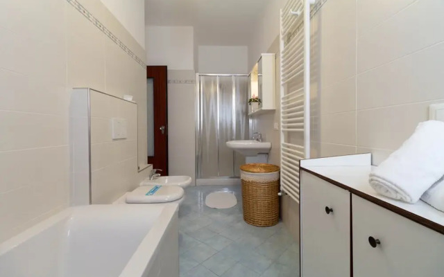 Mamma Ciccia Holiday Home - Lake Front Apartment