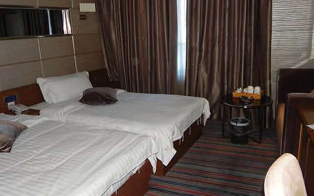 Golden Hotel