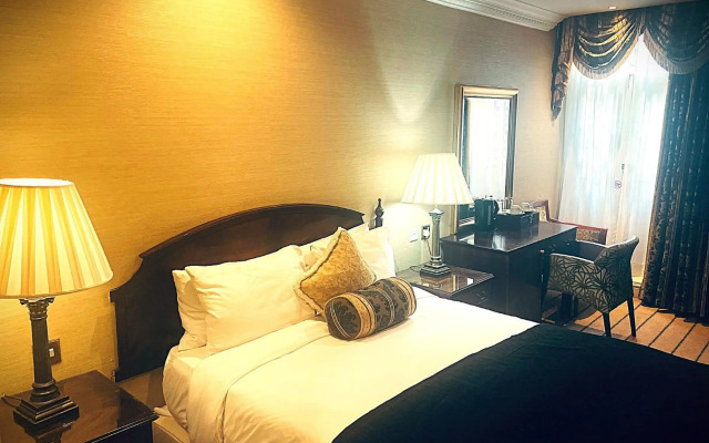 Colonnade Hotel London