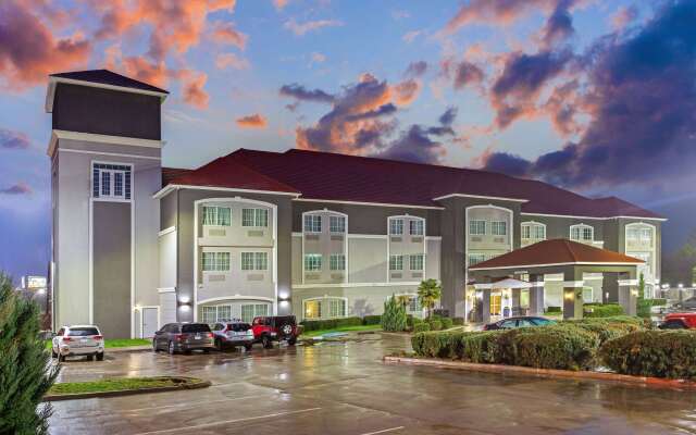 La Quinta Inn & Suites by Wyndham Cleburne