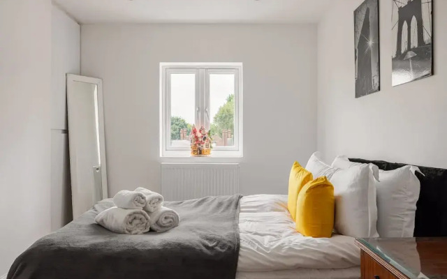 Modern Kensington Studio