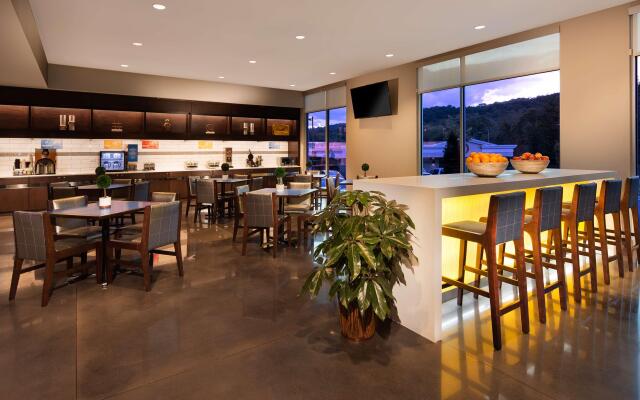 GLō Hotel Asheville-Blue Ridge Parkway