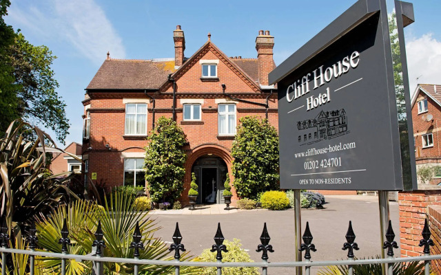 Cliff House Hotel