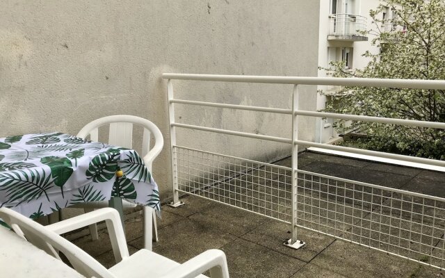 Studio calme proche gare avec parking