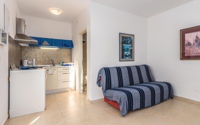 Amazing Home in Linardici With Wifi and 6 Bedrooms