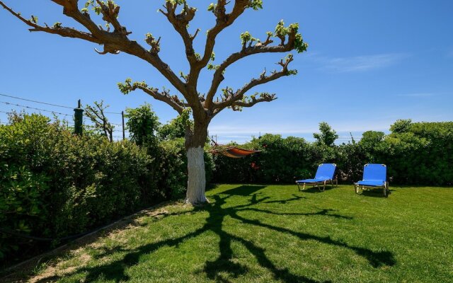 Petrakis Maisonette Near The Sea