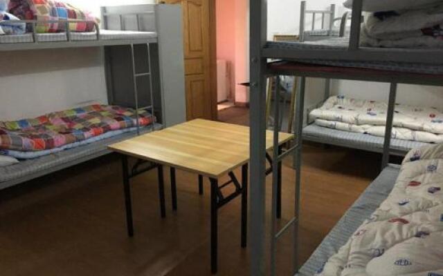 66 Road Young Hostel