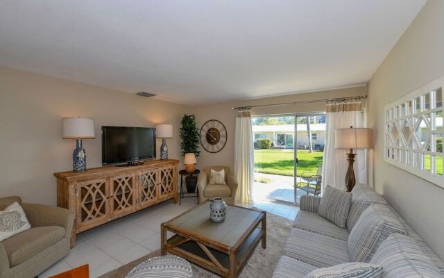 Jamaica Royale - 012 - 2 Br Condo