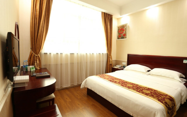 GreenTree Inn Jieyang North Linjiang Road Express Hotel