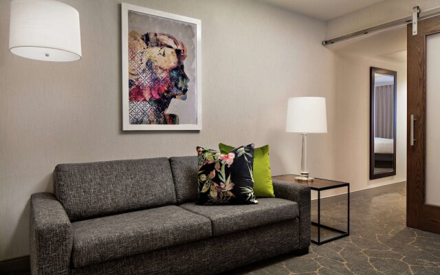 DoubleTree by Hilton Fairfield Hotel & Suites