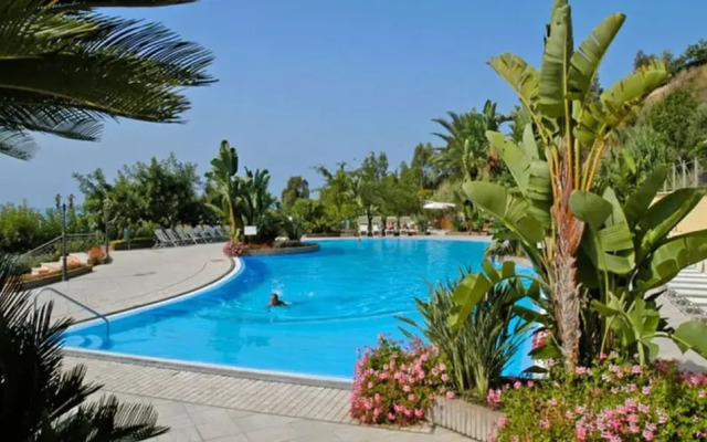 Hera Club Residence