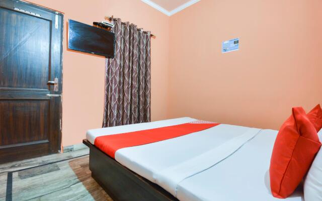 OYO 26787 Hotel Kulwants