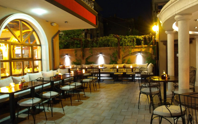 Hotel Opera