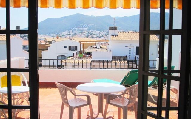 Atico cerca de la Playa en Llança - 1096