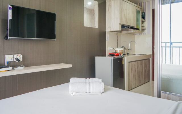 Cozy Living Studio Apartment at Springwood Residence