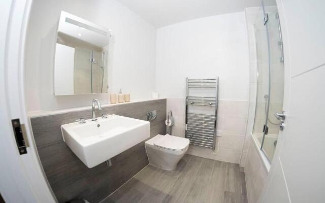 4br-8guests-balcony-beachview-pool-pets