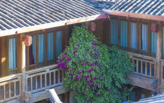 Lijiang Huamian Homestay Hotel