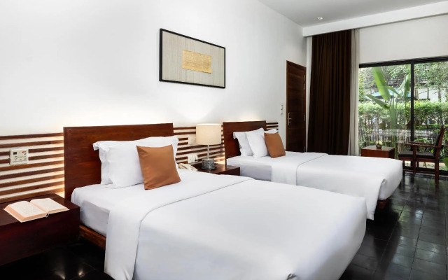 Lynnaya Urban River Resort