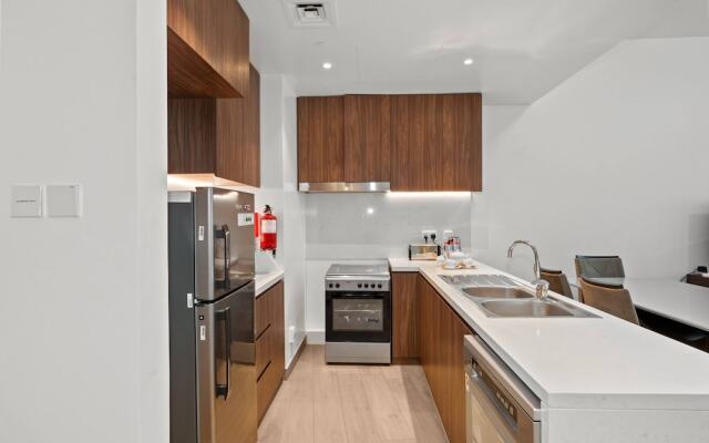 La Mer La Cote Bldg 2bdrms and Pool