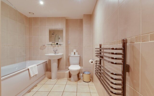 Base Serviced Apartments - Cumberland Apartments