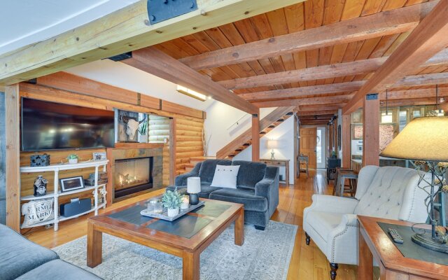 Dreamy Alpine Cabin w/ Hot Tub, Fireplace & More!