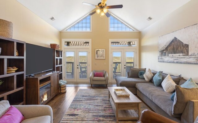 Luxury Penthouse Near Silver Dollar City