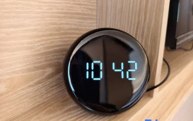 Waiting Hotel (Ruijin Hospital Dapuqiao Metro Station)