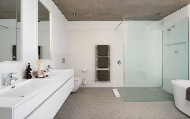 Upper Albert Road 43 Upstairs - Adults Only