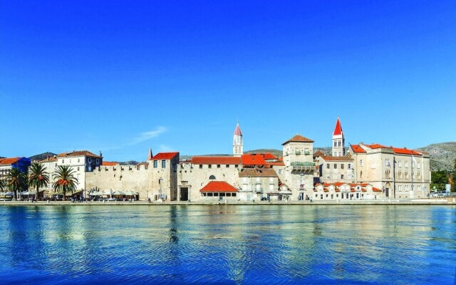Amazing Apartment in Trogir With 1 Bedrooms and Wifi