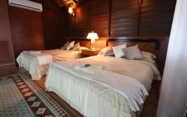 The Manor Beach Resort