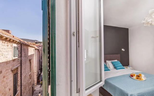 Apartment & Room Joy