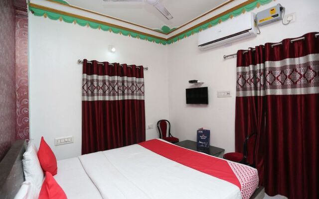 OYO 18686 Aradhya Residency