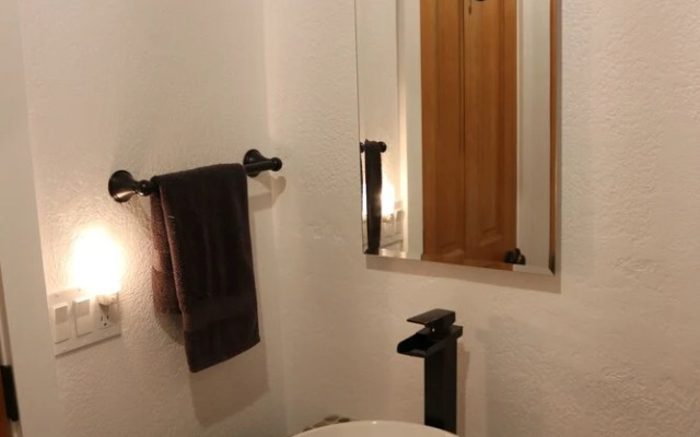 River Stone Inn & Gallery