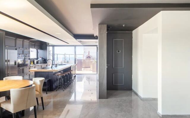 Deluxe  Beachfront 3BR Penthouse