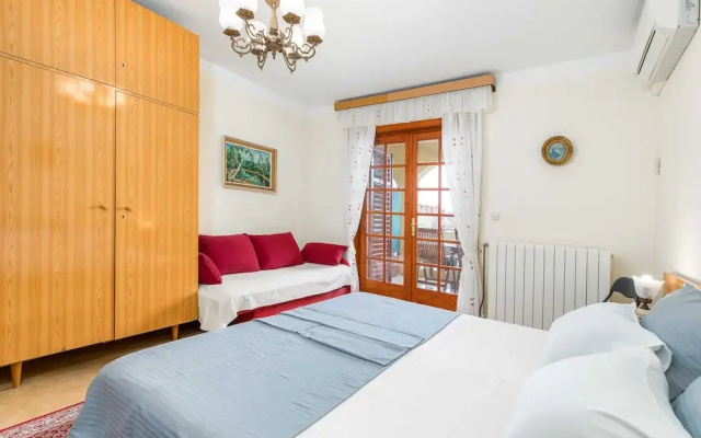 Seaside Apartment in Fazana - Two Bedrooms