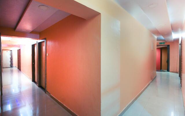 OYO 60657 Hotel Nobel Executive